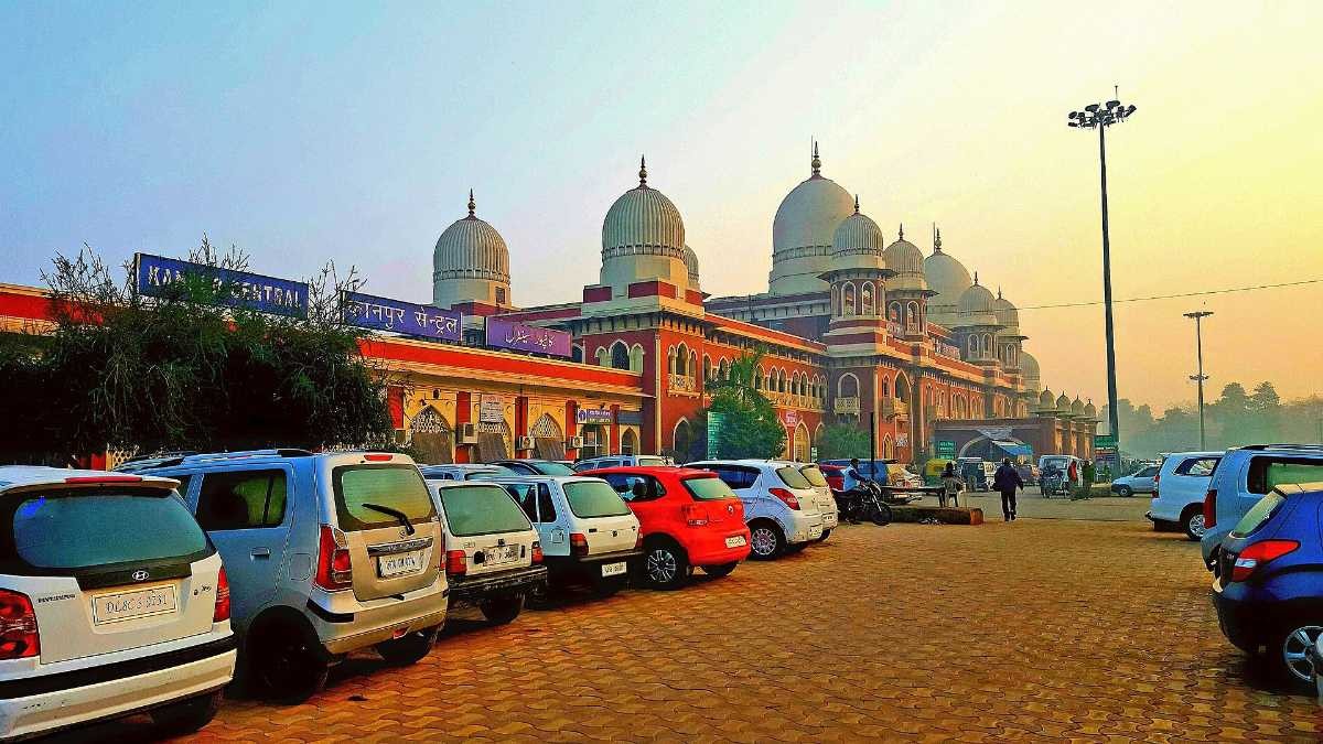 Book Lucknow to Kanpur Taxi Service for One Way & Return